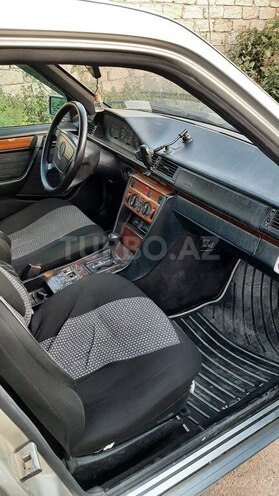 Mercedes E 220 1993, 526,000 km - 2.2 л - Bakı