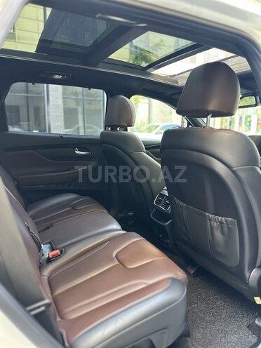 Hyundai Santa Fe-13