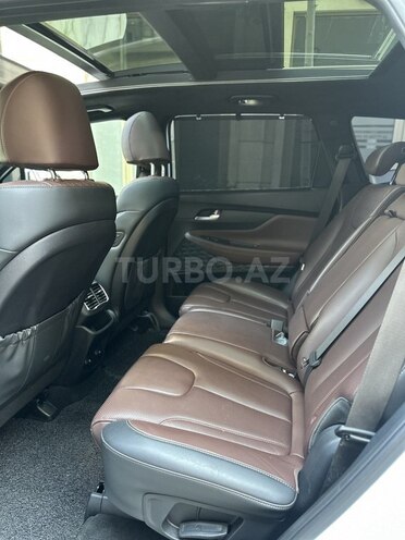 Hyundai Santa Fe-12