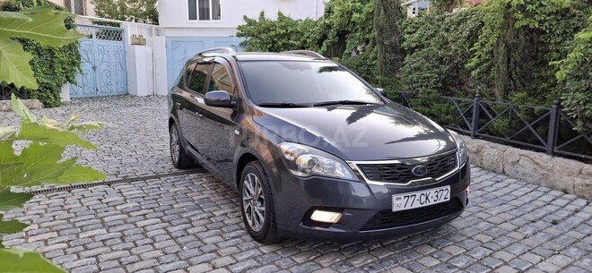 Kia  2010, 240,000 km - 1.4 l - Bakı