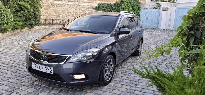 Kia  2010, 240,000 km - 1.4 l - Bakı