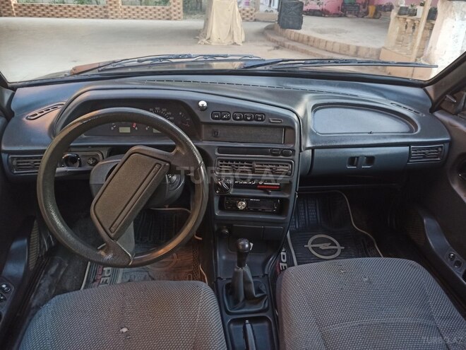LADA (VAZ) 2115 2011, 421,542 km - 1.6 l - Salyan