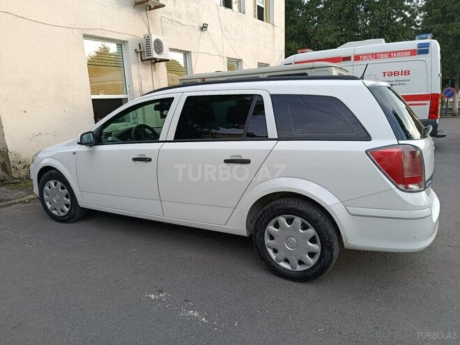 Opel Astra 2009, 402,336 km - 1.4 l - Zaqatala