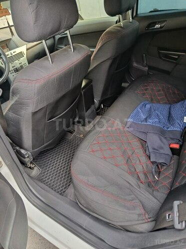 Opel Astra 2009, 402,336 km - 1.4 l - Zaqatala