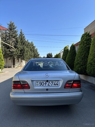 Mercedes E 240 1998, 441,000 km - 2.4 l - Bakı