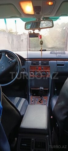 Mercedes E 240 1999, 307,097 km - 2.4 l - Bakı