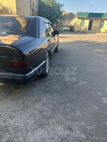 Mercedes E 220 d 1990, 235,487 km - 2.2 l - İmişli