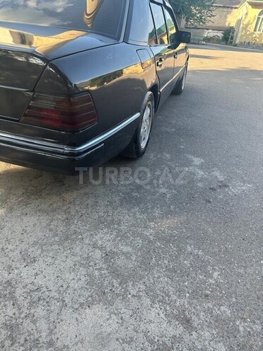 Mercedes E 220 d 1990, 235,487 km - 2.2 l - İmişli