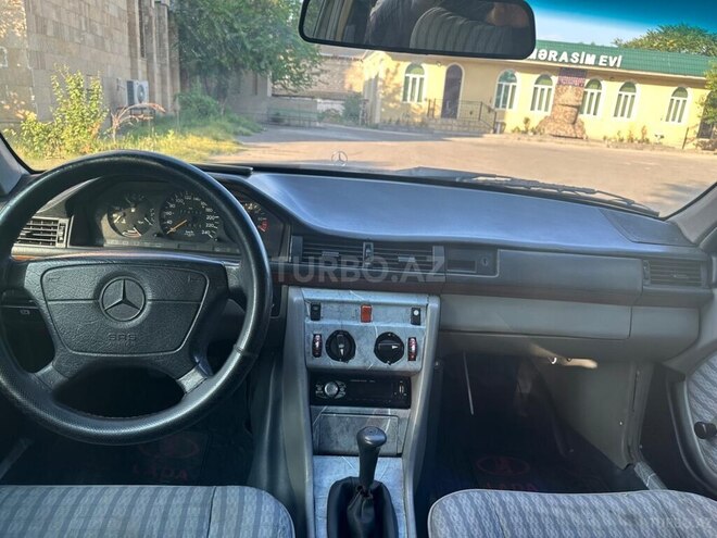 Mercedes E 220 d 1990, 235,487 km - 2.2 l - İmişli