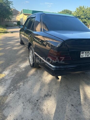 Mercedes E 220 d 1990, 235,487 km - 2.2 l - İmişli