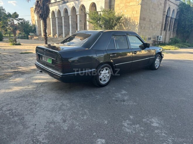 Mercedes E 220 d 1990, 235,487 km - 2.2 l - İmişli