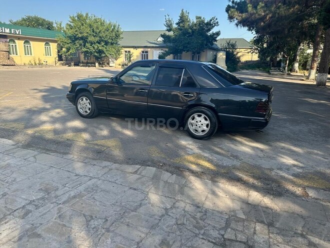 Mercedes E 220 d 1990, 235,487 km - 2.2 l - İmişli