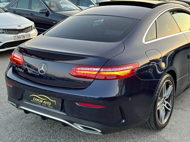Mercedes E 220 d-11