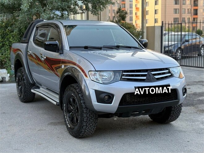 Mitsubishi L200 2011, 187,215 km - 2.5 l - Bakı