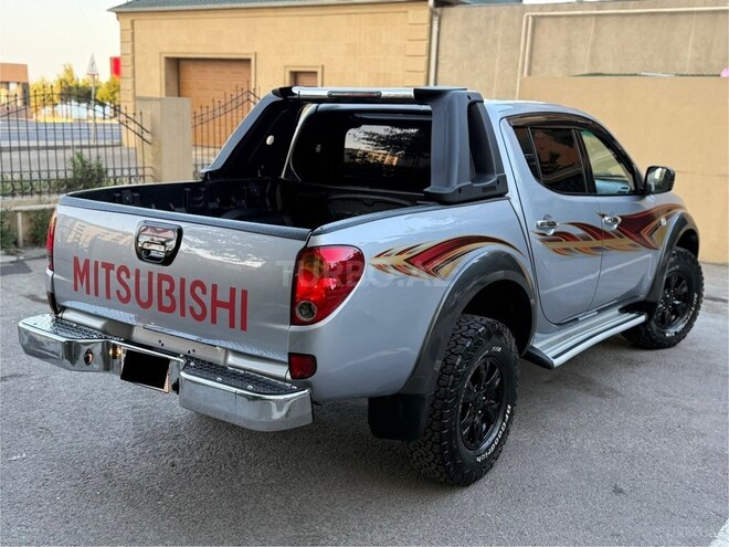 Mitsubishi L200 2011, 187,215 km - 2.5 l - Bakı