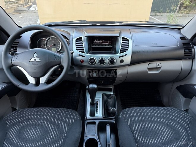 Mitsubishi L200 2011, 187,215 km - 2.5 l - Bakı