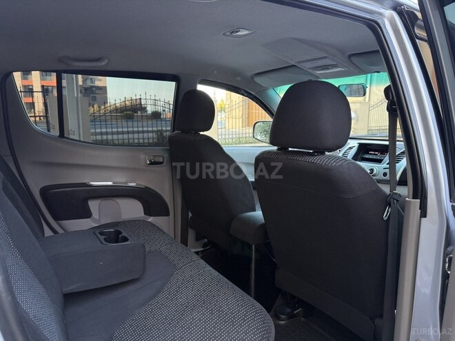 Mitsubishi L200 2011, 187,215 km - 2.5 l - Bakı