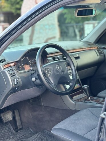 Mercedes E 220 d 2000, 316,000 km - 2.2 l - Saatlı