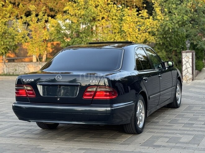Mercedes E 220 d 2000, 316,000 km - 2.2 l - Saatlı