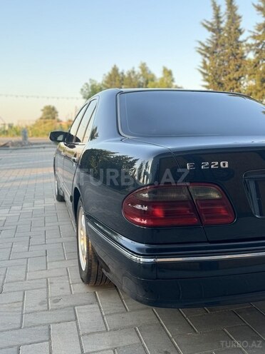 Mercedes E 220 d 2000, 316,000 km - 2.2 l - Saatlı