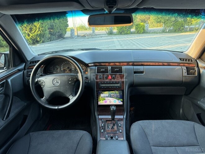 Mercedes E 220 d 2000, 316,000 km - 2.2 l - Saatlı