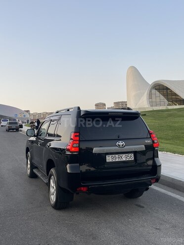 Toyota Land Cruiser Prado-5