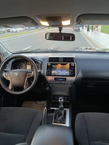 Toyota Land Cruiser Prado-6