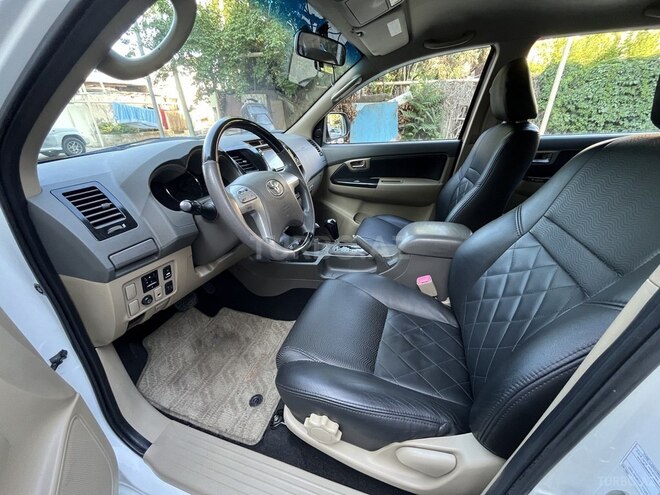 Toyota Fortuner-10