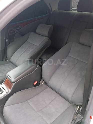 Mercedes E 270 2001, 300,000 km - 2.7 l - Qax