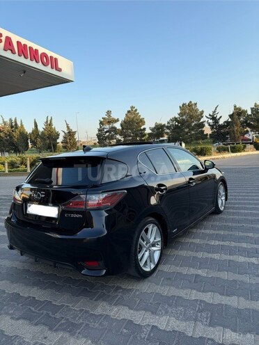 Lexus CT 200h-4