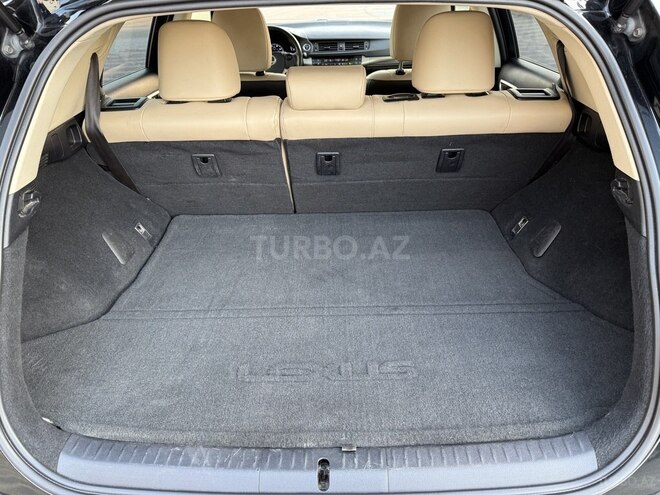Lexus CT 200h-11