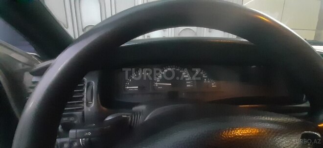 Opel Vectra 1996, 296,000 km - 2.0 l - Qazax