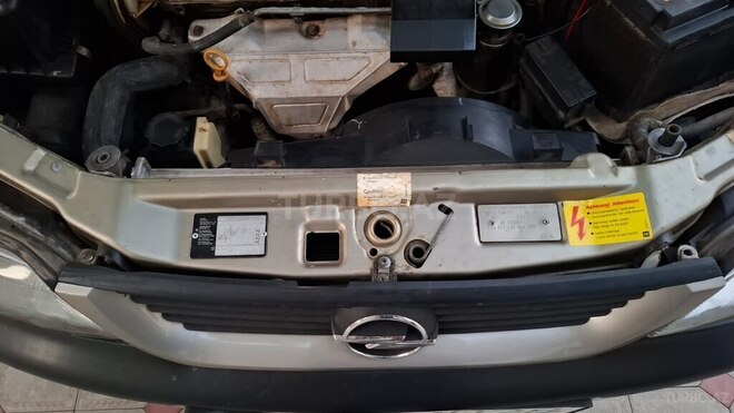 Opel Vectra 1996, 296,000 km - 2.0 l - Qazax