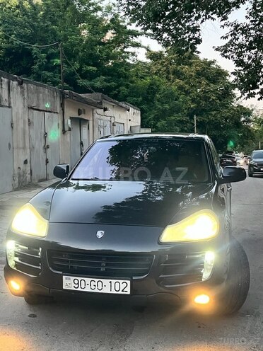 Porsche Cayenne-1
