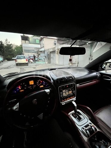 Porsche Cayenne-14