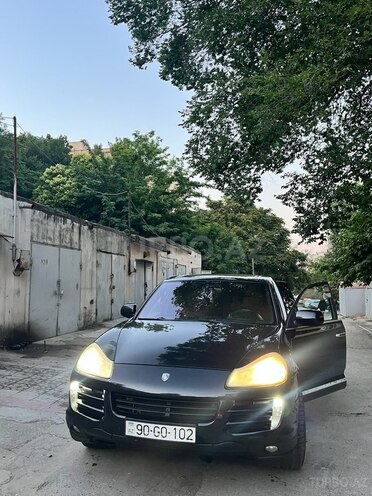 Porsche Cayenne-2