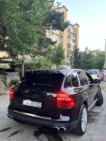 Porsche Cayenne-4