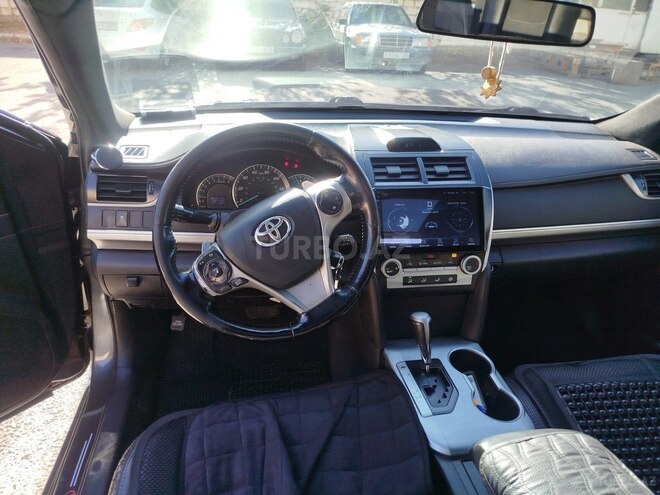 Toyota Camry-12