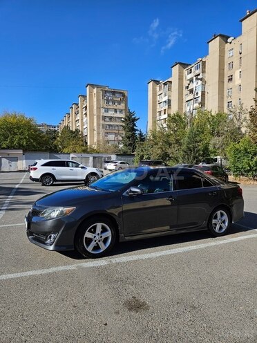 Toyota Camry-5