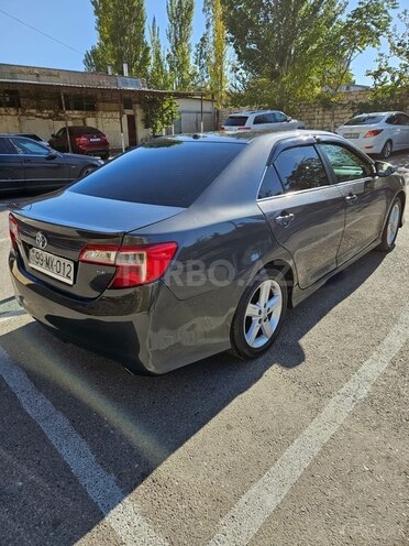 Toyota Camry-8
