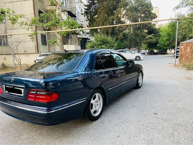 Mercedes E 240 2000, 238,562 km - 2.4 l - Bakı