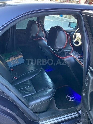 Mercedes E 200-4