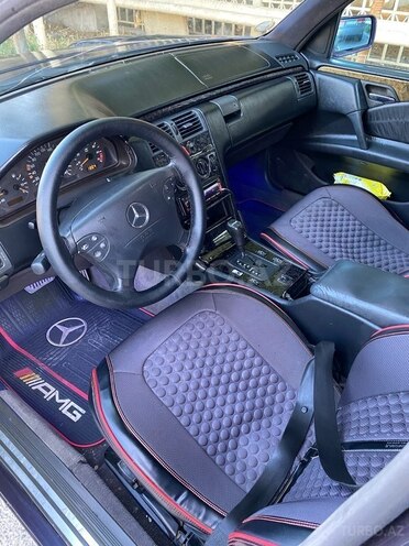 Mercedes E 200-7