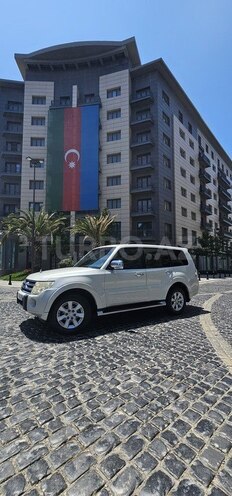 Mitsubishi Pajero 2010, 294,000 km - 3.5 л - Bakı