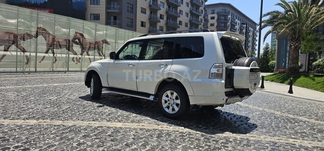 Mitsubishi Pajero 2010, 294,000 km - 3.5 л - Bakı