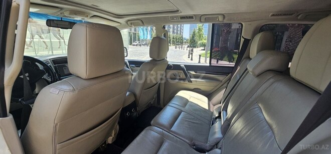 Mitsubishi Pajero 2010, 294,000 km - 3.5 л - Bakı