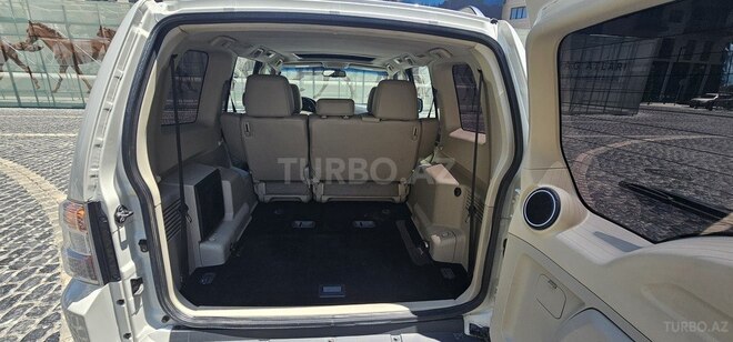 Mitsubishi Pajero 2010, 294,000 km - 3.5 л - Bakı