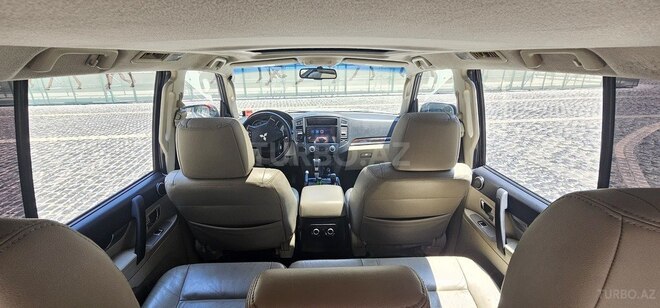 Mitsubishi Pajero 2010, 294,000 km - 3.5 л - Bakı