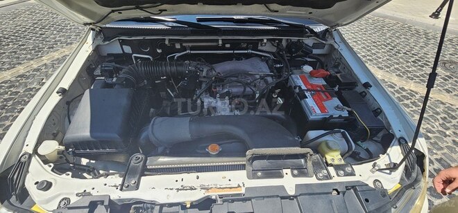 Mitsubishi Pajero 2010, 294,000 km - 3.5 л - Bakı