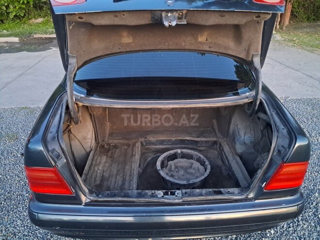 Mercedes E 230 1996, 758,000 km - 2.3 l - Qax